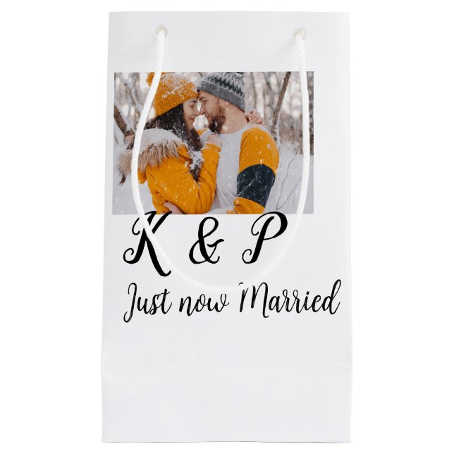 Fügen Sie soeben verheirateten Namensbuchstaben fü Kleine Geschenktüte (Vorderseite)