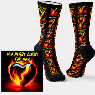 Fügen Sie Text hinzu, mein Herz brennt für Sie am Socken