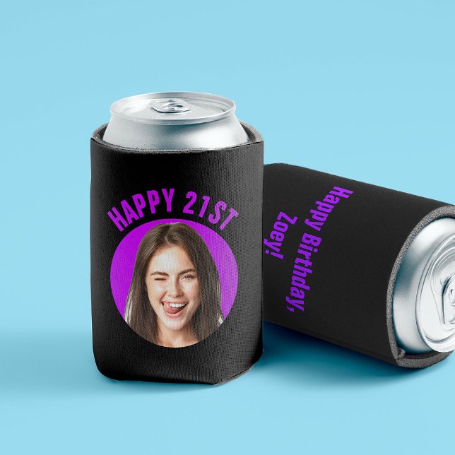 Fun 21. Geburtstag CUSTOM TEXT Foto Dosenkühler (Front and back of a black can sleeve with "Happy 21st" in purple above a round custom photo cutout)