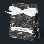 Fun 80th Birthday Party Personalisiert Monogram Geschenkschachtel<br><div class="desc">Einzigartige und besondere Typografie Thema 80. Geburtstag Party Dekor und Geschenke. Der Text beinhaltet Fabel und Fab um 80. fabelhaft bei 80, phantastischen 80. Geburtstagsfeier, extra besonderer 80. Geburtstag, glücklicher 80. Geburtstag, rocking 80. Geburtstag, gut 80, und phantastischer 80. Geburtstag. Heller, fett gedruckter Text in Weiß, Schwarz und Grau. Großartige...</div>