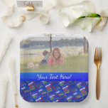 Fun 80th Birthday Party Personalisiert Monogram Pappteller<br><div class="desc">Typografie Thema 80. Geburtstag Party Dekor und Geschenke. Der Text beinhaltet Fabel und Fab um 80. fabelhaft bei 80, phantastischen 80. Geburtstagsfeier, extra besonderer 80. Geburtstag, glücklicher 80. Geburtstag, rocking 80. Geburtstag, gut 80, und phantastischer 80. Geburtstag. Heller, farbiger Text in Gelb, Rosa, lila, Blau, Grün und Rot. Großartige Geschenkideen...</div>