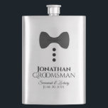 Fun Black Krawatte Tuxedo Trauzeuge Silver Flask Flachmann<br><div class="desc">Diese lustige Flasche ist als Geschenk oder Gutes für Ihre Trauzeugen konzipiert. Es zeigt ein Bild einer schwarzen Bogen-Krawatte mit drei Tasten, die einem Tuxedo ähneln. Der Text lautet "Trauzeuge" und hat einen Platz für seinen Namen, die Namen des Paares und das Hochzeitstag. Ein guter Weg, um ihm dafür zu...</div>