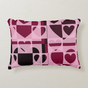 Fun Checkered Hearts Soft Pink und Wine Red Dekokissen