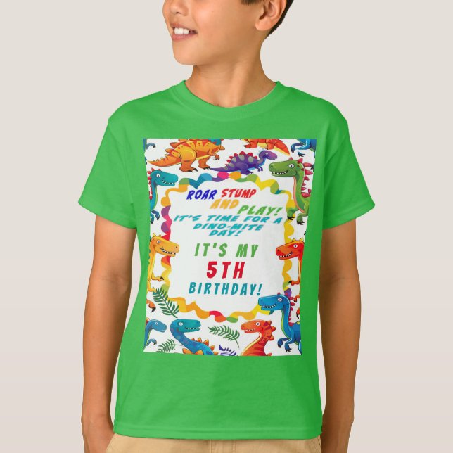 Fun Colorful Dinosaur Birthday Honoree T-Shirt (Vorderseite)