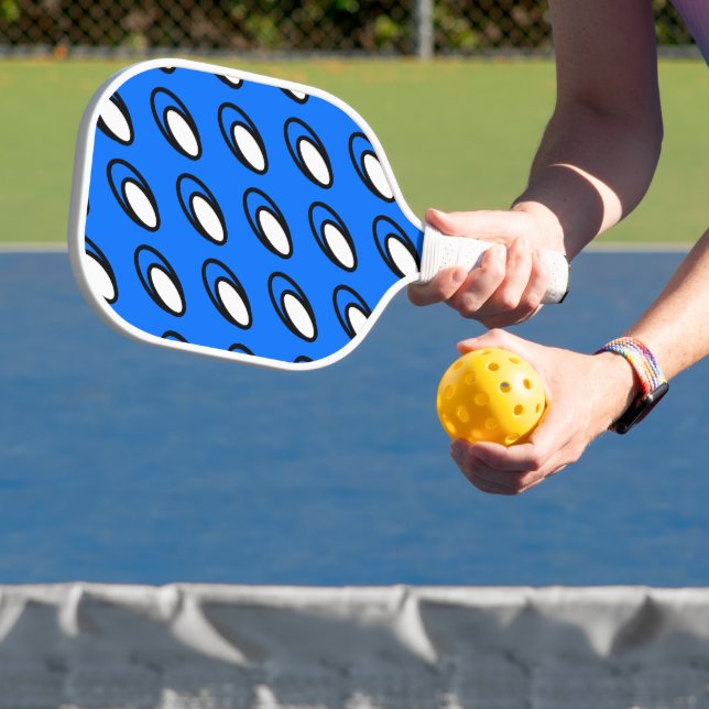 Fun Diagonal Bright Blue White Tiled Oval Muster Pickleball Schläger (InSitu)