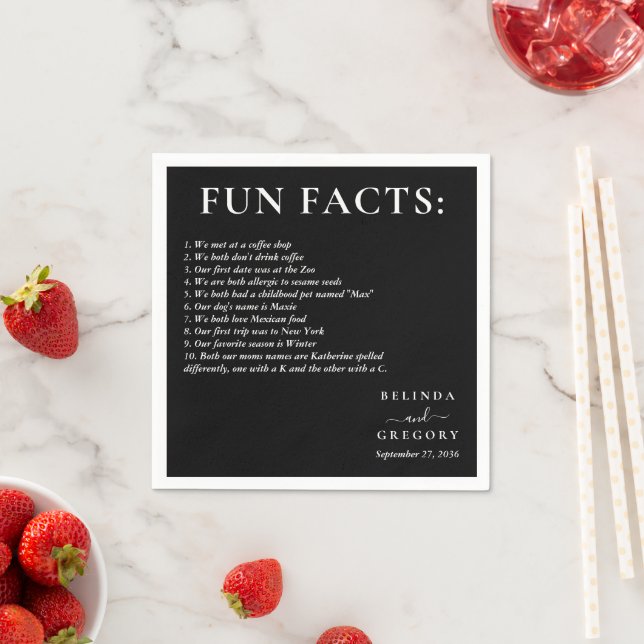 Fun Facts Wedding Cocktail Text Black White Serviette (Beispiel)