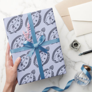 Fun Flounder Fisch in Deepest Blue on Light Lila Geschenkpapier