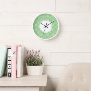 Fun Geometric Sage Green White Tiled Art Außenring Uhr