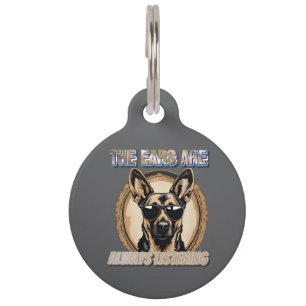 Fun German Shepherd Die Ohren hören immer zu. Haustiermarke