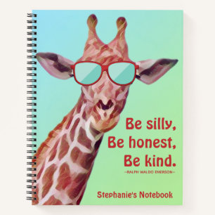 Fun Giraffe Inspiration Zitat Emerson Albern sein  Notizbuch