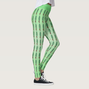 Fun Green Pickle Head Man in Brown Anzug auf Green Leggings