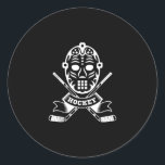 Fun Hockey Gift Graphic Maske in Cross Hockey Stic Runder Aufkleber<br><div class="desc">Fun Hockey Gift Graphic Maske in Cross Hockey Sticks</div>