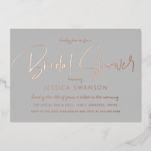 Fun Lässiges Script Gray Brautparty Rose Gold Folieneinladung (Vorderseite)