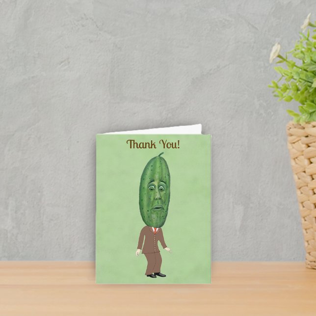 Fun Mister Pickle Head Man Brown Anzug auf Green Dankeskarte (Fun Mr Pickle head man with a face wearing a brown suit on a green Thank You card.)