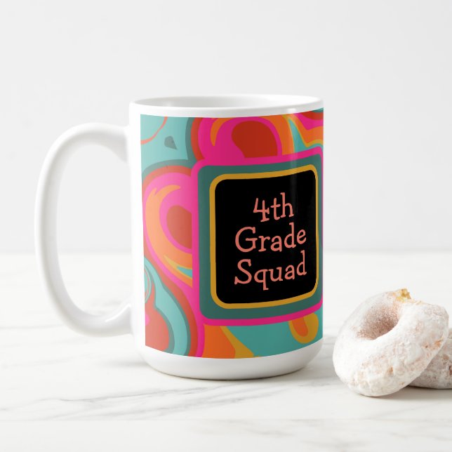 Fun Modern Pink Aquamarin Teacher Initial Class Sq Kaffeetasse (Mit Donut)