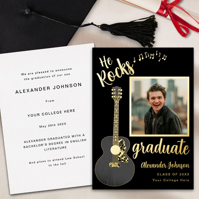 Fun Moderne Graduate Foto Script Black and Gold Folieneinladung (Cool guitar music modern black and gold foil script graduate photo graduation announcement card)