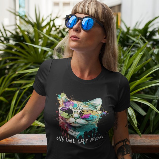 Fun One Cool Cat Mama mit farbenfroher Sonnenbrill T-Shirt (Von Creator hochgeladen)