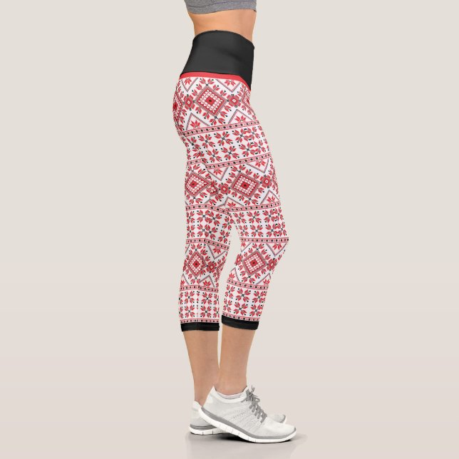 Fun Red Black Nordic Fair Isle Snowflake Motif Capri Leggings (Rechts)