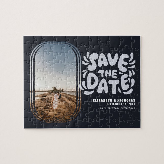 Fun Retro Typografy Foto Hochzeit Speichern Sie da Puzzle (Horizontal)