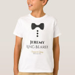 Fun Ring Bearer Black Krawatte Hochzeit T - Shirt<br><div class="desc">Diese lustigen T - Shirt sind als Favoriten oder Geschenke für Ehering Bären konzipiert. Der T - Shirt ist weiß und zeigt eine Krawatte mit schwarzem Bug und drei Tasten. Der Text lautet Ring Bearer, und hat einen Platz, um seinen Namen, den Namen des Ehepaares und das Hochzeitstermin einzugeben. Eine...</div>