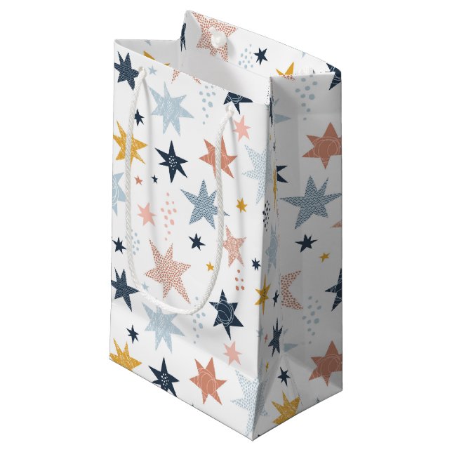 Fun Star Muster Kleine Geschenktüte (Vorderseite Schrägansicht)