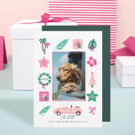 Fun Tropical Christmas Lasse Roll Convertible Foto Feiertagskarte<br><div class="desc">Feiern Sie die festliche Urlaubssaison mit unserer lustigen tropischen, festlichen und farbenfrohen Urlaubsfotokarte. Unser festliches tropisches Design verfügt über ein Single-Foto in der Mitte der Karte, um Ihr eigenes lustiges Foto zu zeigen. Das Foto ist mit verschiedenen tropischen Weihnachtsbildern gerahmt, darunter ein rosa Wandelblumen, Palmen mit Lichtern, Gegenwart, tropische Blume...</div>