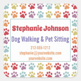 Fun White Rainbow Colored Paw Prints Dog Walking Quadratischer Aufkleber