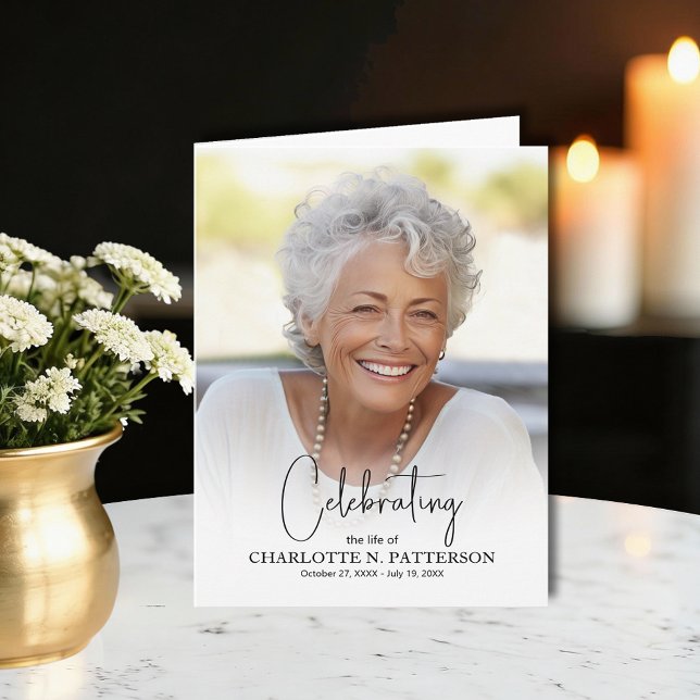 Funeral Memorial Photo Folded Dankeskarte (Funeral celebration of life folded thank you cards, photo on the front and message printed inside)