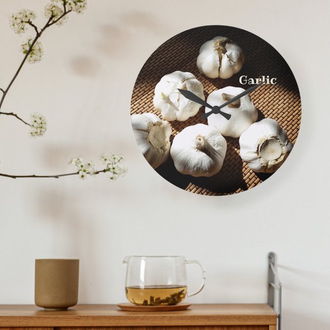 Fünf ganze Knoblauchzehen Große Wanduhr (Von Creator hochgeladen)