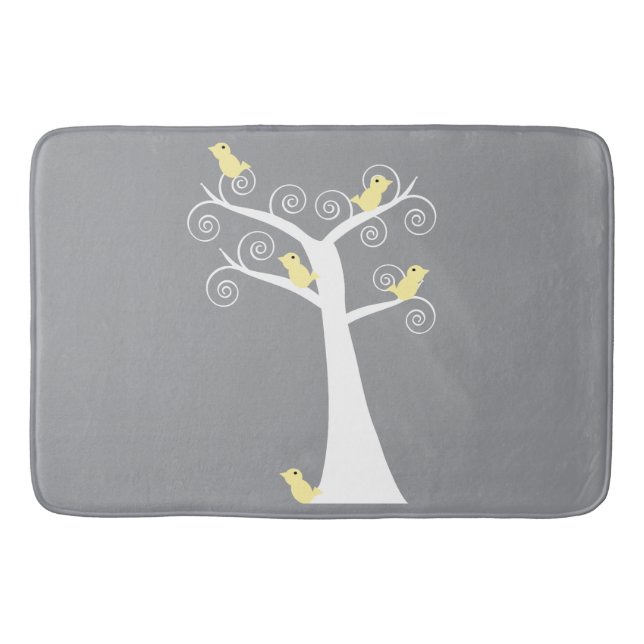Fünf gelbe Vögel in einem Baum Badematte (Vorderseite)