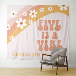 Fünf ist ein Vibe Groovy Gänseblümchen 5. Geburtst Wandteppich