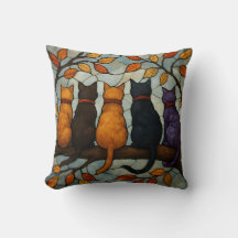 Fünf Katzen auf einem Baumzweig im Buntglasstil