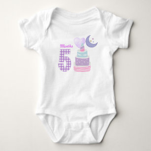 Fünf Monate Babys Body Baby Strampler
