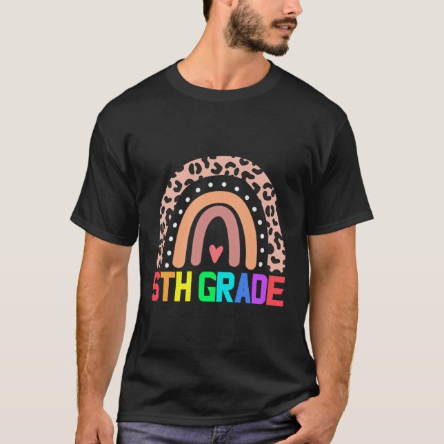 Fünfte Klasse Lehrer Rainbow 5Der Lehrer der Klass T-Shirt (Vorderseite)