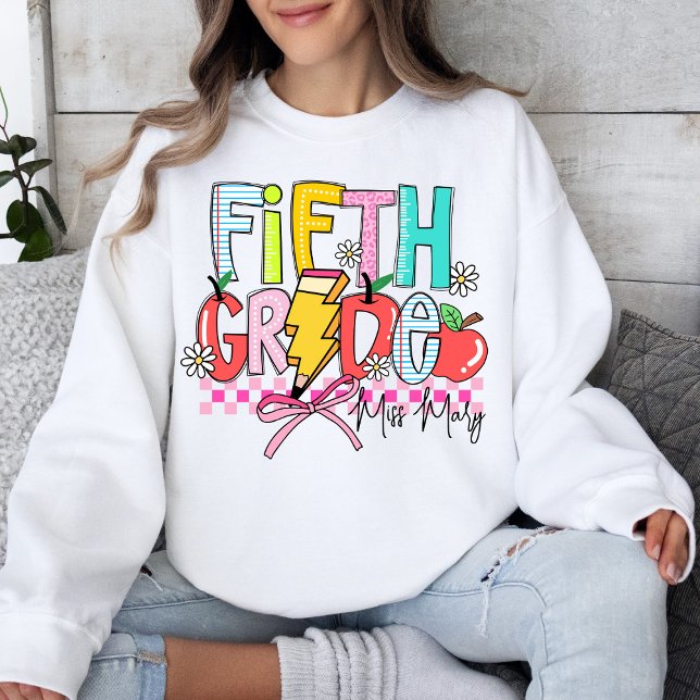 Fünfte Klasse Spaß Farbenfrohe Lehrerin Wertschätz Sweatshirt (Von Creator hochgeladen)