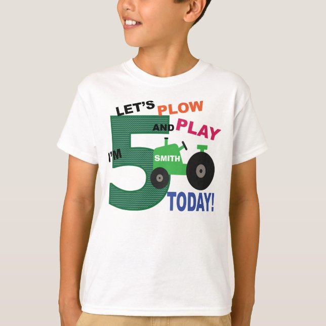 Fünfter Fünfter Geburtstag - grüner Traktorpflug u T-Shirt (Vorderseite)