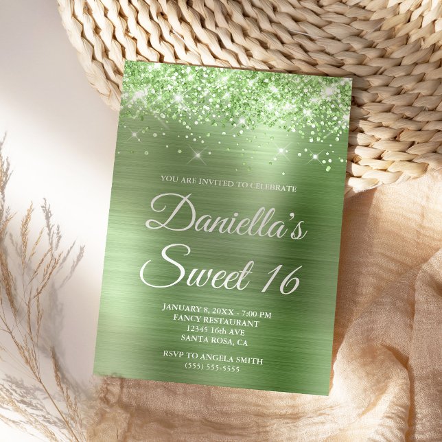 Funkelnd Glitterie, hellgrüne Foil Sweet 16 Einladung (Pale Green Glam for Her Sweet 16)