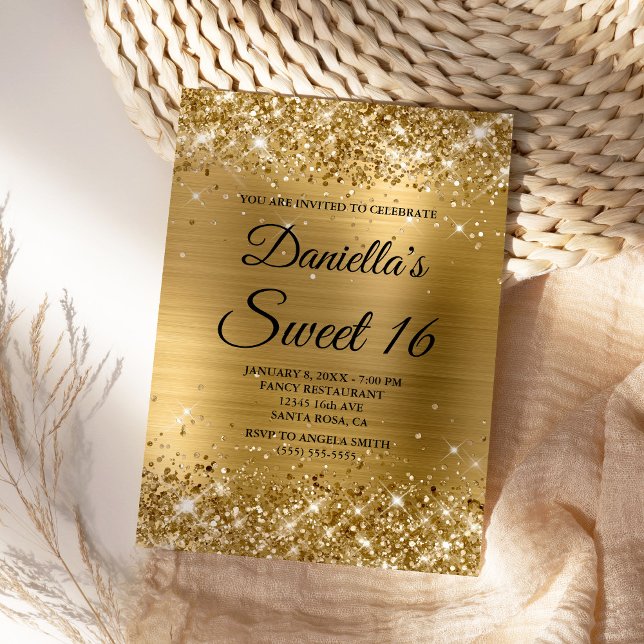 Funkelnd Glitzer und dünner Schwarz 16 Einladung (Create your own golden glam Sweet 16 invite for her.)