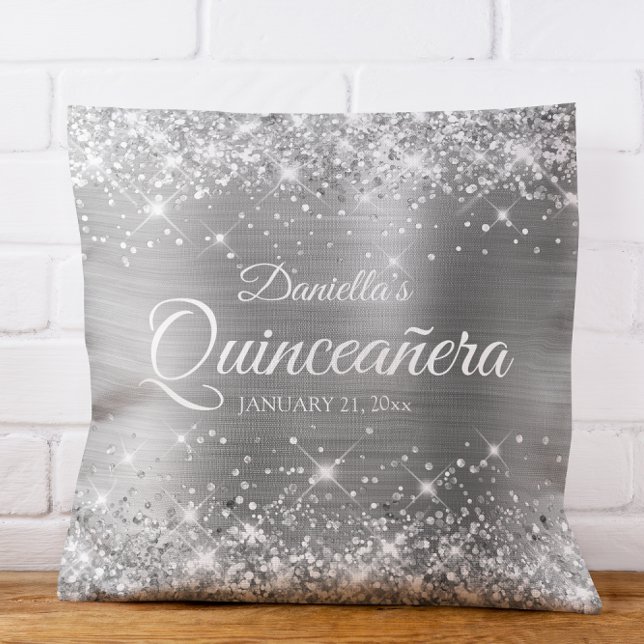 Funkelnd Silber Glitzer und Foil Quinceañera Kissen (Sparkly Silver Glitter and Foil Quinceañera Throw Pillow)