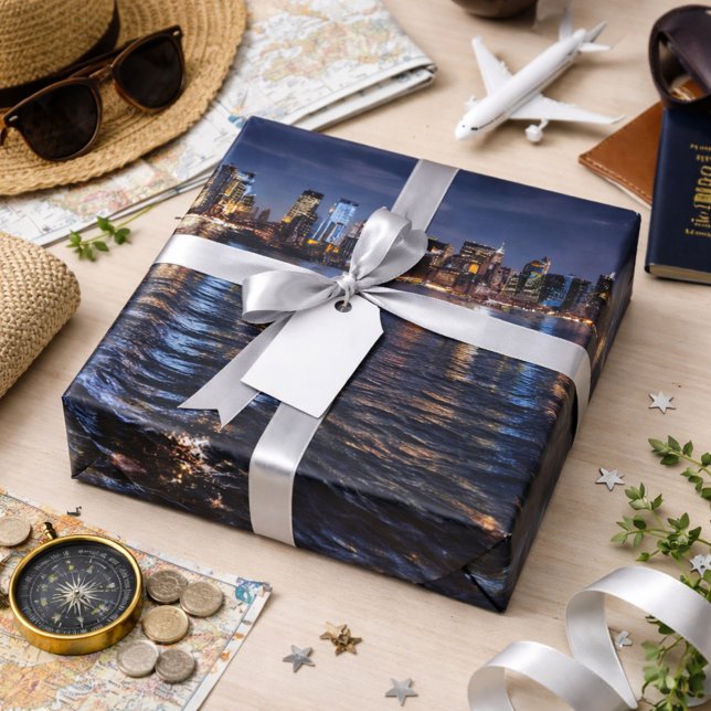 Funkelnde Lichter Manhattans Geschenkpapier (Von Creator hochgeladen)