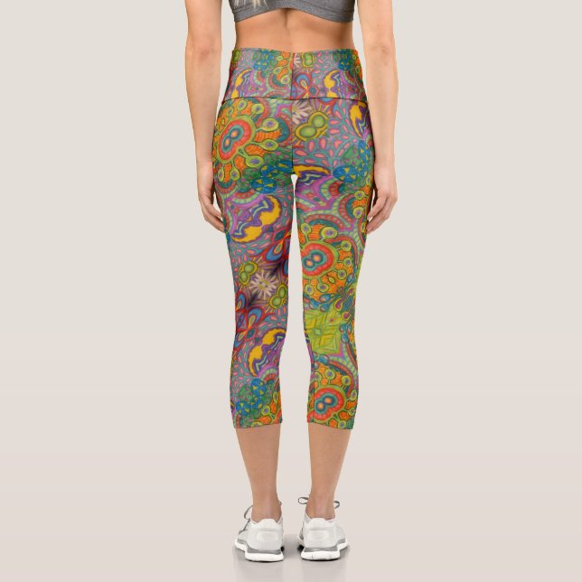 Funkes Retromuster Capri Leggings (Rückseite)