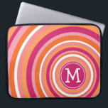 Funky Circle Muster mit Monogramm Laptopschutzhülle<br><div class="desc">Helles und farbenfrohes Design mit vielen Kurven und Punkten. Wenn Sie die Kunst der Veränderung des Schriftartes anpassen müssen,  klicken Sie auf die Schaltfläche Anpassen.</div>