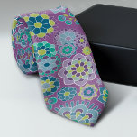 Funky Colorful Floral Pattern - Lila Krawatte<br><div class="desc">Ein lustiges Blumenmuster in Blues und Purpur.</div>