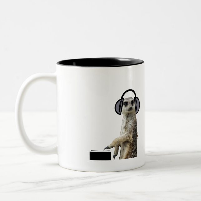 Funky cooles meerkat DJ Zweifarbige Tasse (Links)