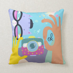 Funky Lilac Cartoon Cat Shades Camera Handblau Kissen