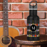 Funky psychedelic Gitarrenmuster Monogram Edelstahlflasche<br><div class="desc">Ein Ideengeschenk für Gitarrenspieler, Künstler, Musiklehrer, Gitarristen, Musiker und Musikstudenten. Funky E-Gitarren, akustische Gitarren und semiakustische Gitarren-Muster auf personalisierter Monogramm-Wasserflasche in lebhaften Pop-Kunstfarben. Einfache Anpassung mit der Monogramm-Initial- und Namensvorlage. Dieses bunte Gitarrendesign feiert die Energie und Vielfalt dieses wunderbaren Musikinstruments. Das perfekte Geschenk für Gitarristen, Musiker und Musikliebhaber. Psychedelische Original-Kunstwerke...</div>