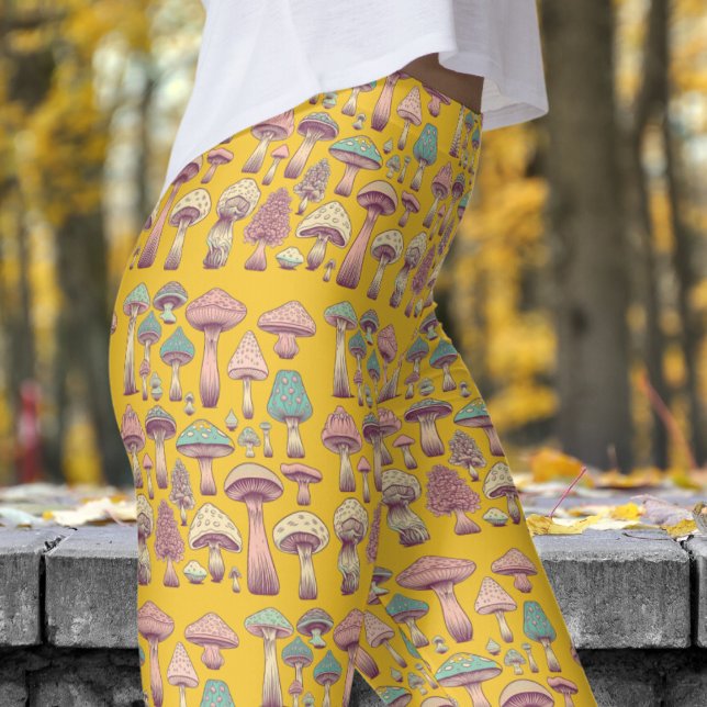 Funky Saffron Orange Wild Sh'rooms Muster Leggings (Wild Sh'rooms on Saffron Leggings)