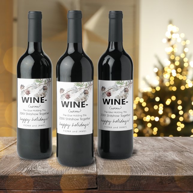 Funny 2023 Weinkleber hält uns zusammen mit der Na Weinetikett (Funny 2023 Wine Glue Holding Us Together Greenery Wine Label)