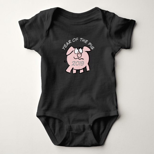 Funny 2 Cartoon Illustration Pink Pig 2019 Baby B Strampler (Vorderseite)