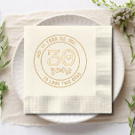 Funny 30. Geburtstag Party Dreißig Dreißig Servietten Mit Folie<br><div class="desc">Das lustige 30. Geburtstag Party Dreißig Dreißiger Foil Stamps Papier Napkins enthält den Text "Es hat 30 Jahre gedauert,  um so gut auszusehen" in der modernen Schrift Typografie,  die mit blumigen Blätter und einem schlichten Liebe-Herz besticht. Perfekt für die Feiern zum dreißigsten Geburtstag. Erstellt von Evco Studio www.zazzle.com/store/evcostudio</div>